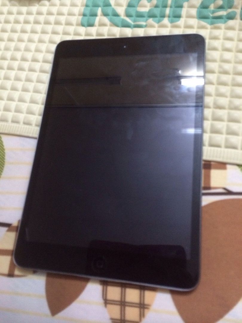 Cần bán ipad mini 1 màu tro giá rẻ do nứt kính 1 góc nhỏ - 1
