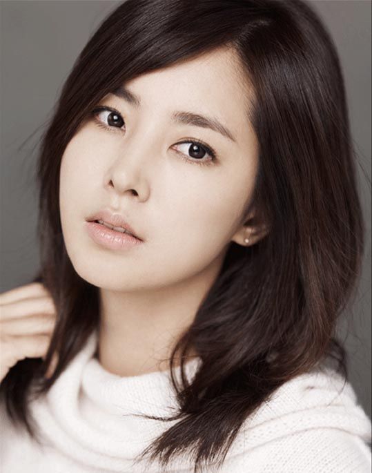 Han Chae-ah signs on to Oohlala Spouses
