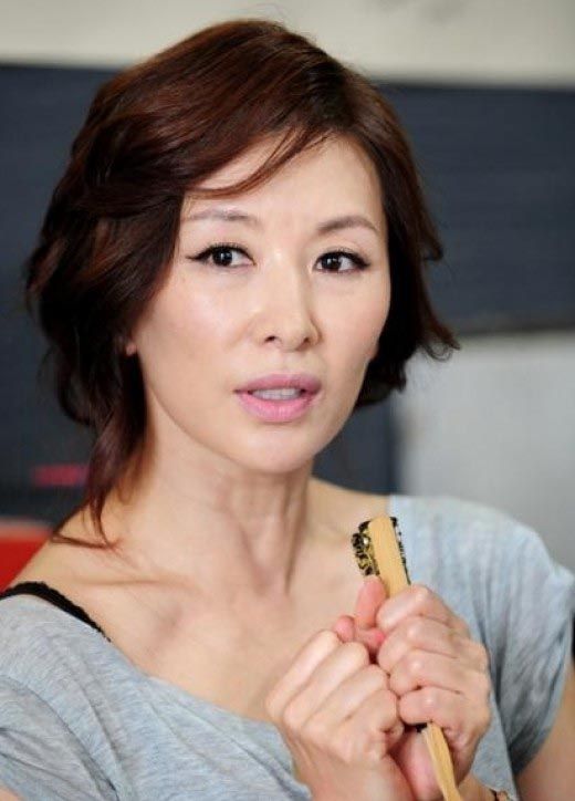 Lee Mi-sook turns into a fierce mom (again) for cable drama