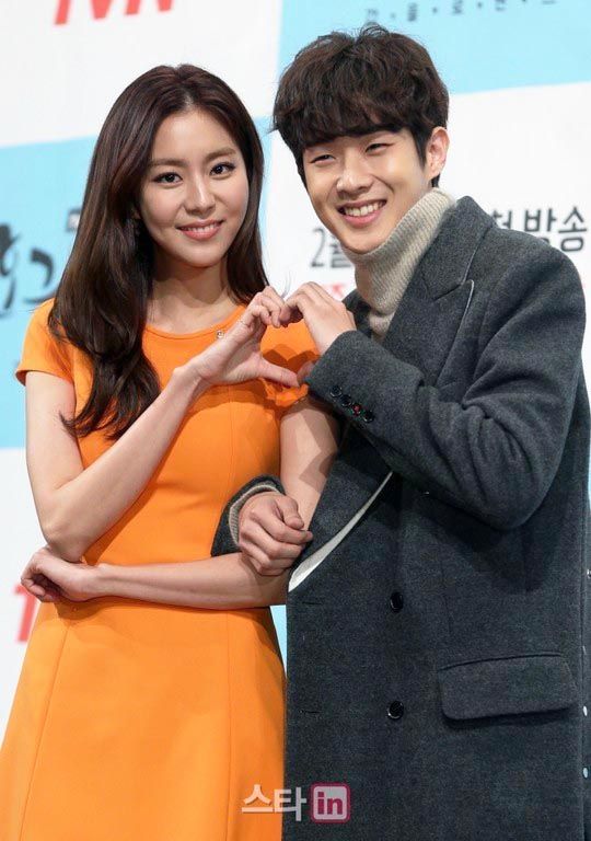 Couple hearts and thumbs-up for Ho-gu’s Love press conference