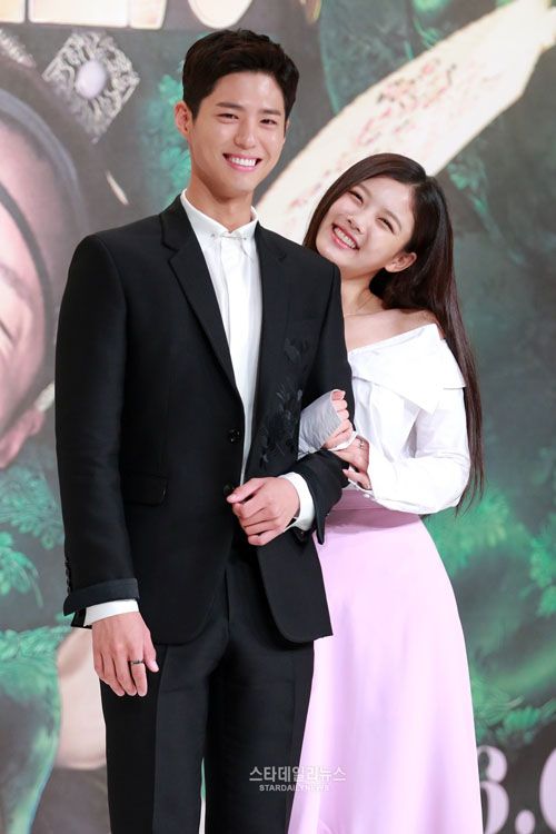 Hearts and smiles at Moonlight Drawn By Clouds’ press conference