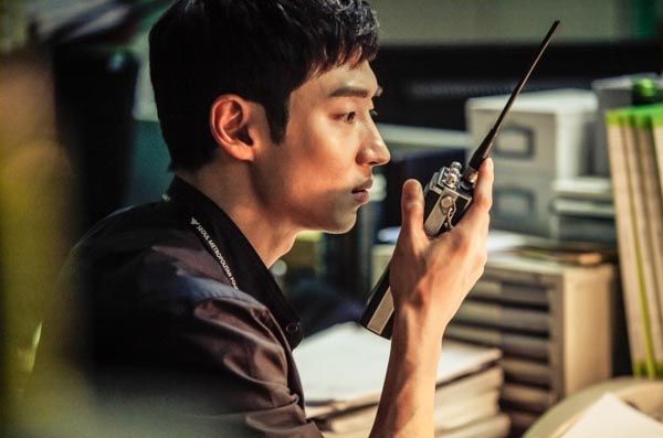 tvN provides early look into crime thriller with Signal: The Beginning