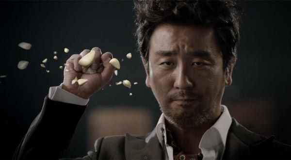 Ryu Seung-ryong sells hot and spicy… ramyun