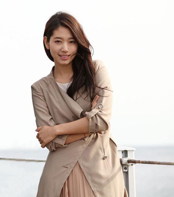 Park Shin-hye cameos on King of Dramas