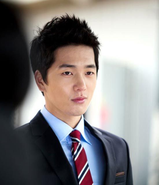 Lee Hyun-jin joins cast of Empire of Gold