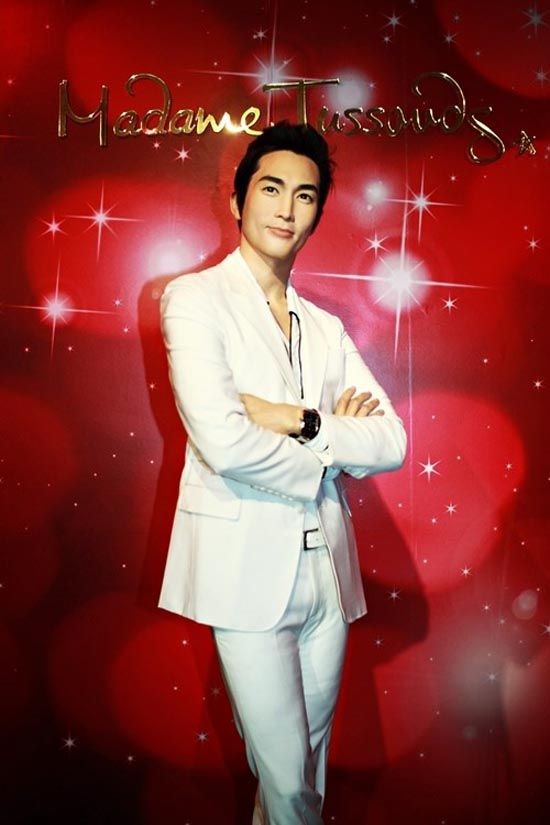 Song Seung-heon made of wax