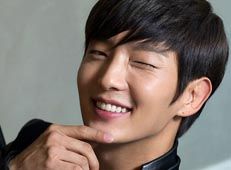 Lee Jun-ki offered last spot in 1 Night 2 Days cast