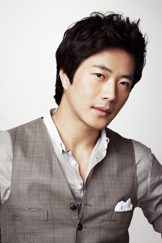 Kwon Sang-woo in talks to join Medical Top Team