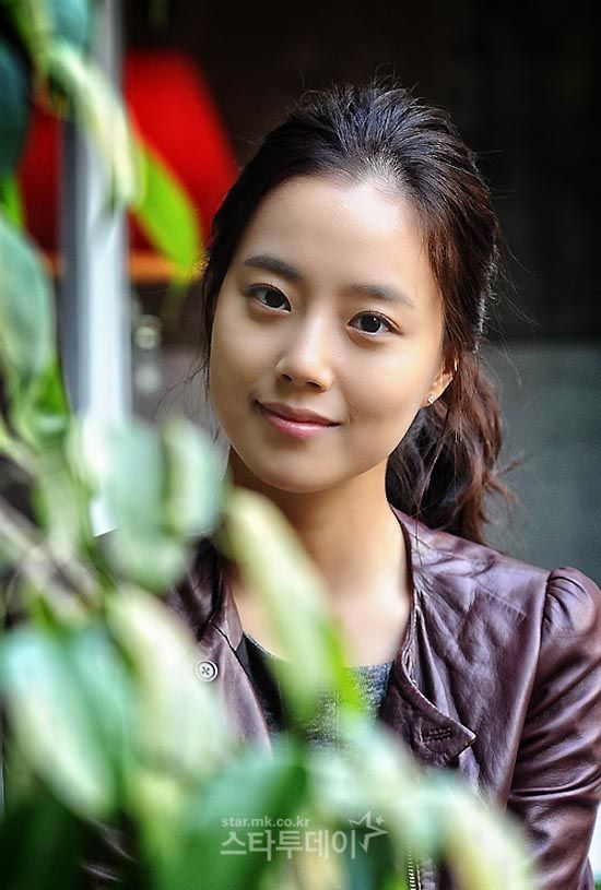 Moon Chae-won offered lead in Green Scalpel