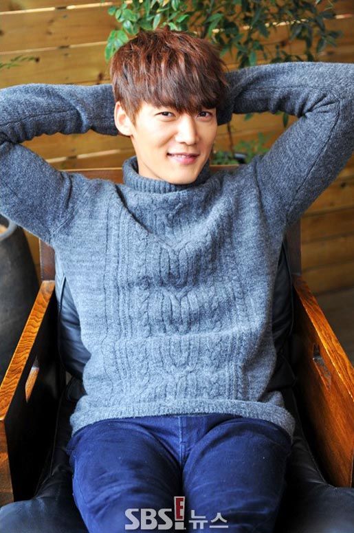 Choi Jin-hyuk considering lead in movie Trot