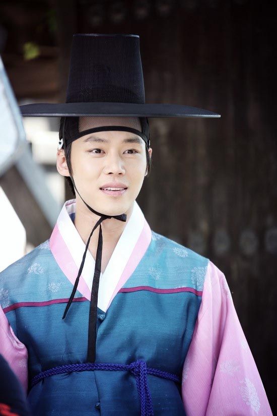 More second lead stills from Joseon Gunman