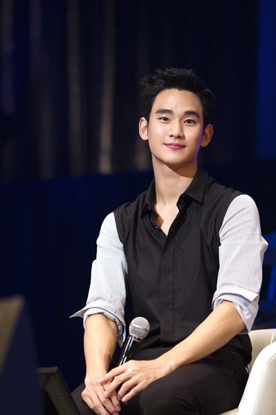 Kim Soo-hyun embarks on eight-city Asian tour