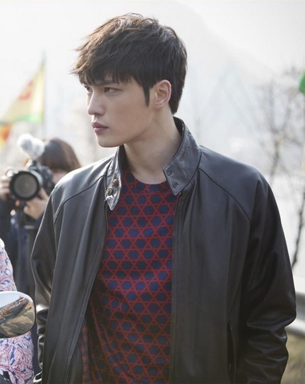Jaejoong’s first stills as a gangster in Triangle