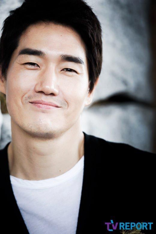 Yoo Ji-tae signs on to new Song Ji-nah drama Healer