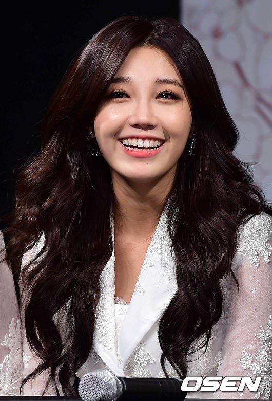 Jung Eun-ji offered lead in cheerleading drama Sassy, Go Go