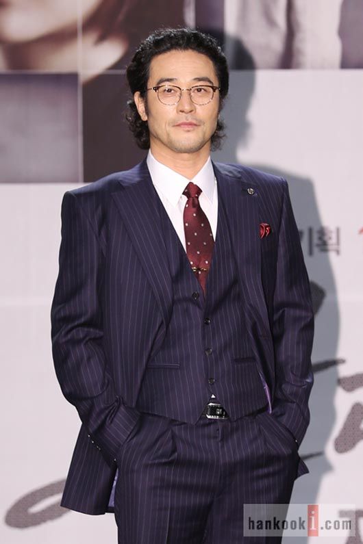 Choi Min-soo offered role of King Sukjong in Jackpot