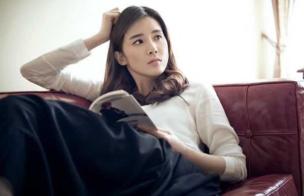 Lee Bo-young offered lead in SBS’s Advance