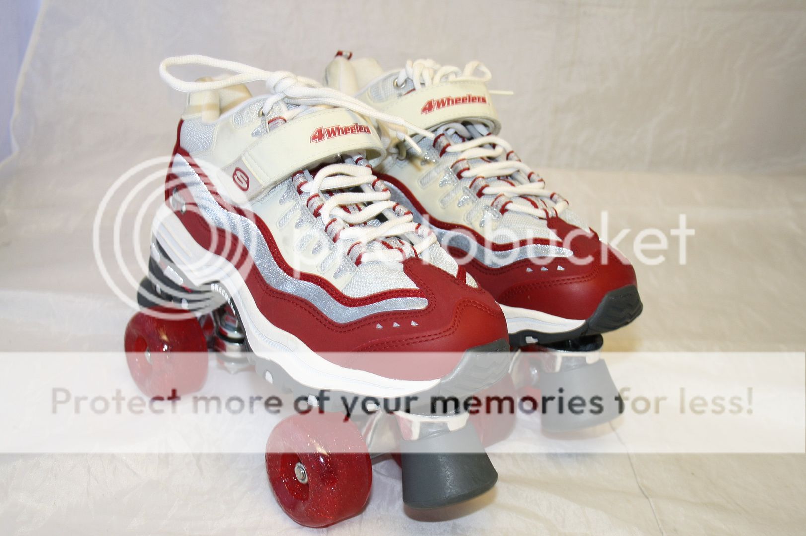 SKECHERS 4 WHEELERS WOMENS USA 10 EURO 40 RED & WHITE STREET ROLLER 